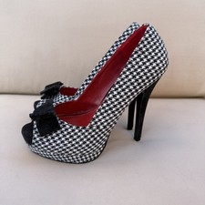 EUC Pin Up Couture Heels