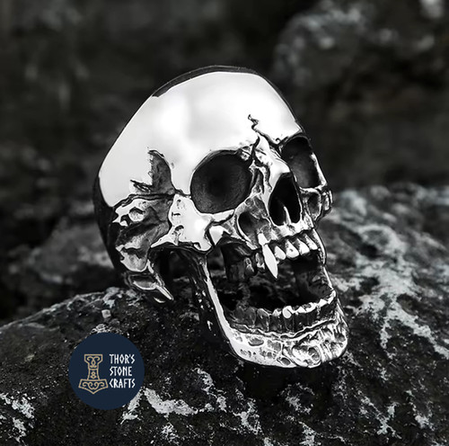 Vampire skull ring large - skull,