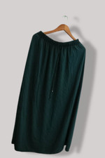 Vintage women's plain green Zara Basic medium skirt| SKU 3066| W28 L 38