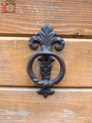 Cast iron door knocker classic - door,