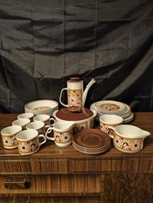 J & G Meakin Studio Shangri La