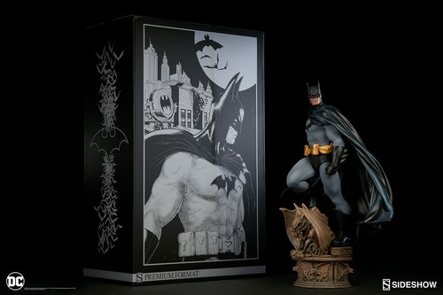 Batman premium format figure - batman,