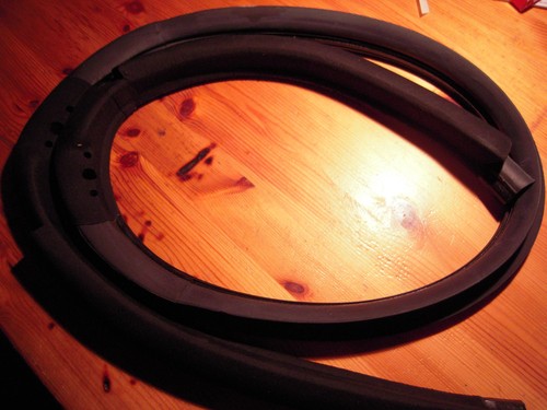 Rear targa roof seal - seal,