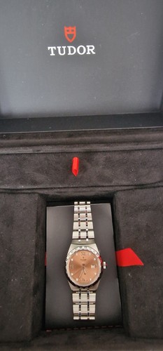 Tudor royal 28mm ladies - tudor,
