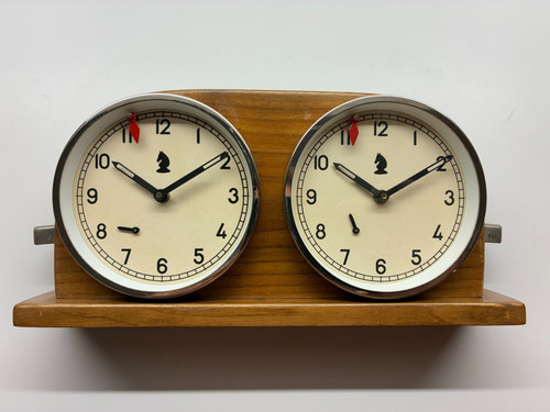 Old hungarian chess - hungarian, clock