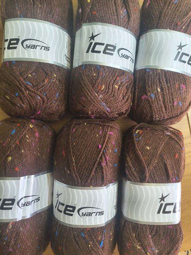 Wool yarn ice - yarn, 🧶🤎