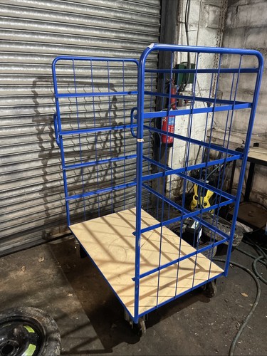 Roll cage warehouse - , 5