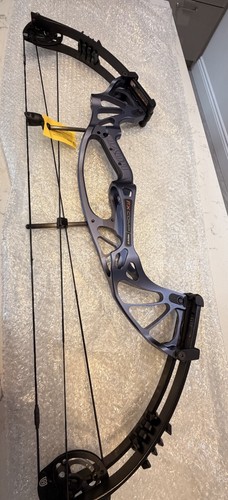 Hoyt comp grey new - hoyt, –