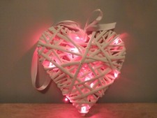 WICKER RATTAN HEART - SHABBY