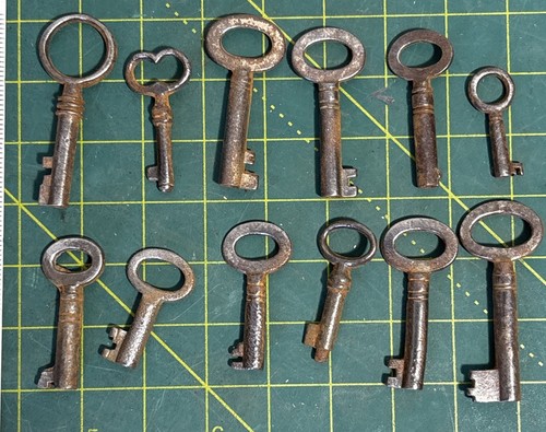 Antique job lot assorted - 12, of