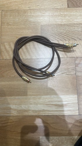Pair van den hul m - den,