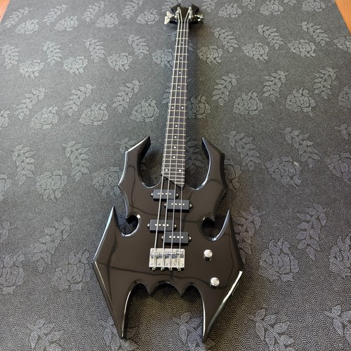 Black metal bass guitar demon - black,