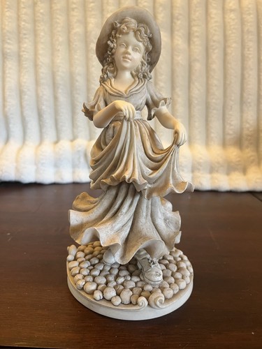 Regency fine arts market - fine,