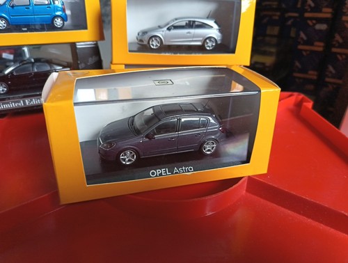 Boxed model minichamps - boxed,