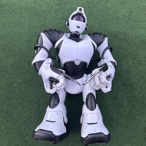 Wowee robosapien robot - robosapien,