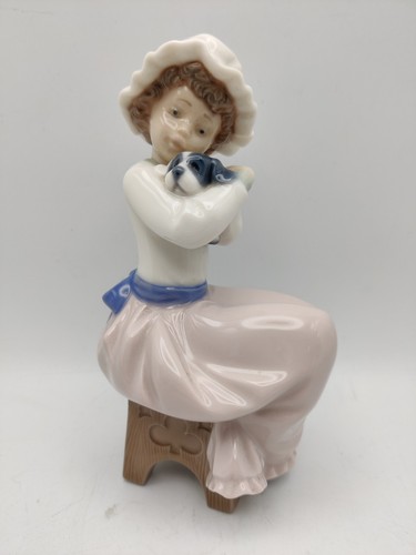 Nao lladro figurine a - figurine, 'a