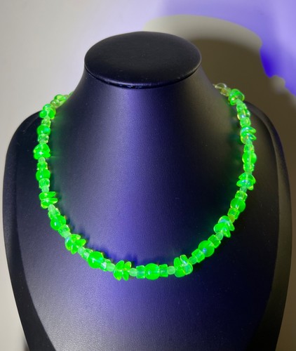 Uranium vaseline glass beaded - vaseline,