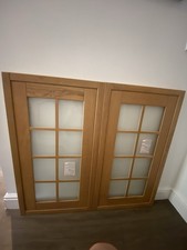 2 X KITCHEN DOORS GLAZED SOLID OAK  IN FRAME STYLE 500  X  900  STOCK DZ681