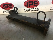 Centre mower cylinder lift arm
