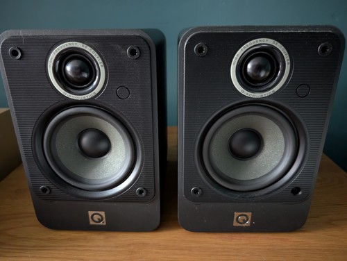 Acoustics 2010i speakers - q,