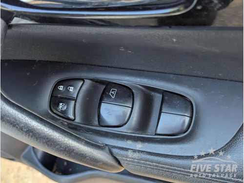 Nissan qashqai electric - qashqai, window