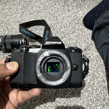 Olympus OMD EM-10 Mirrorless