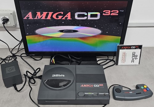 Commodore amiga 32 - commodore,