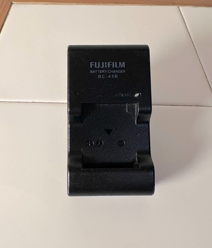Fujifilm battery charger - fujifilm,
