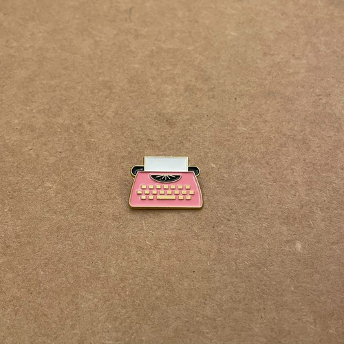 Pin retro pink typewriter - retro,