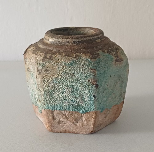 Old distressed chinese ginger - old,