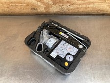 Mini cooper tool kit jack