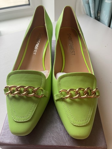 Lime green showforest - green,