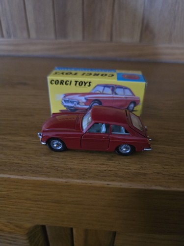 Corgi mgb 327 reissue mint - 327,
