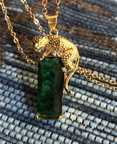 Vintage style jewellery - style,