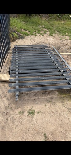 Palisade fencing security with