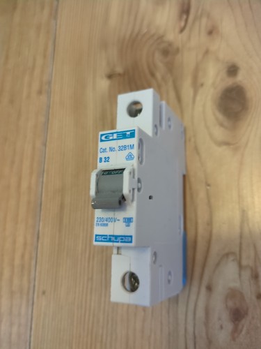 Get 32b1m amp mcb - 32,