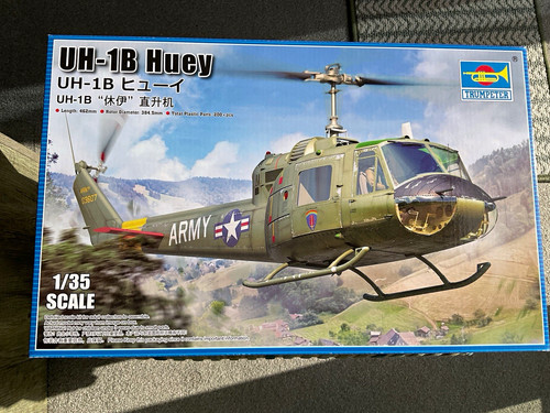 Trumpeter huey 1 - uh-1b,