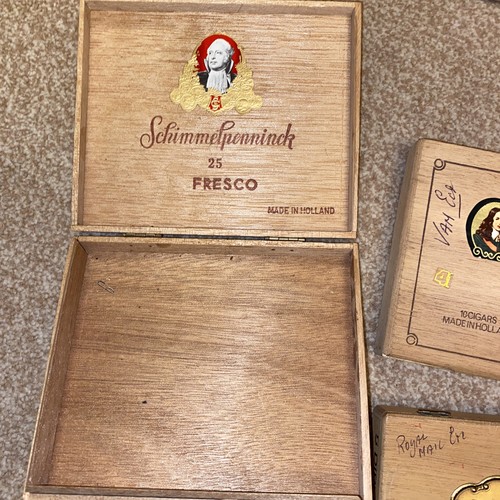 Collectible empty cigar boxes - ,