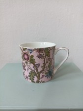 V&A FINE BONE CHINA MUG-