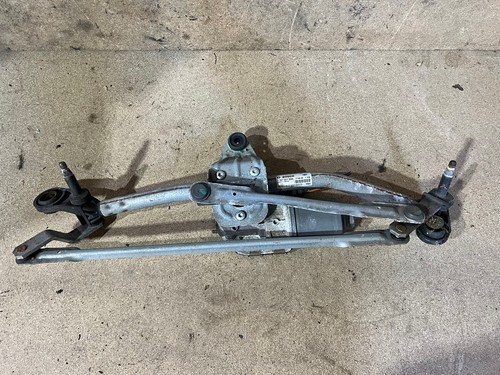Audi front window wiper - a3,