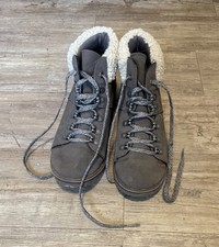 Time And Tru Women’s 8 Gray Lace Up Winter Boots With Sherpa Cuff
