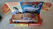 CORGI #261  - JAMES BOND ASTON