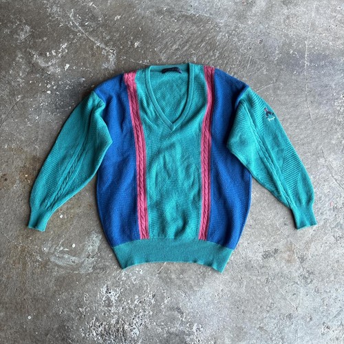 Green neck knitted - v-neck,