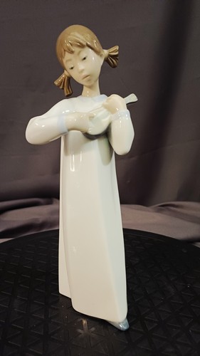 Girl with the - , lladro