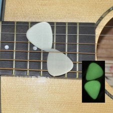50pcs Medium 0.71mm Blank Guitar Picks Plectrums Celluloid Glow In The Dark