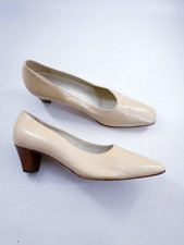 Cherry boutique size 4.5