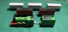 Thomas and Friends Trackmaster Henry With Five Carriages