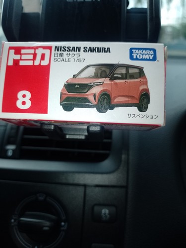 Tomica nissan sakura - sakura,