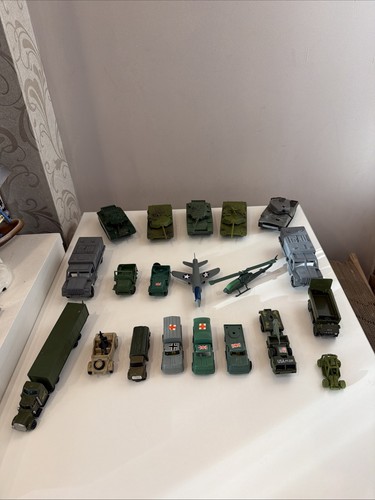 Vintage army vehicles plastic - army,