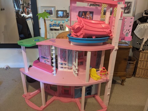 Barbie dream house three - house,